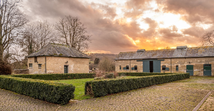 Luxury Own Horse Stay in Wiltshire